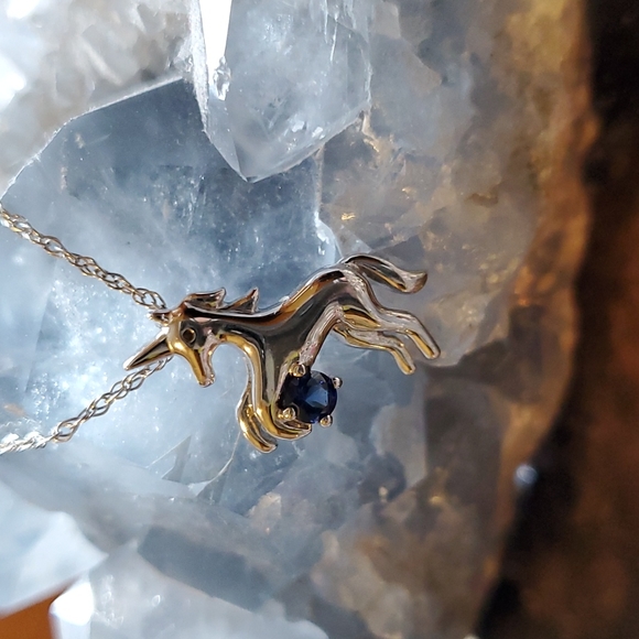 Unicorn necklace - Picture 2 of 4